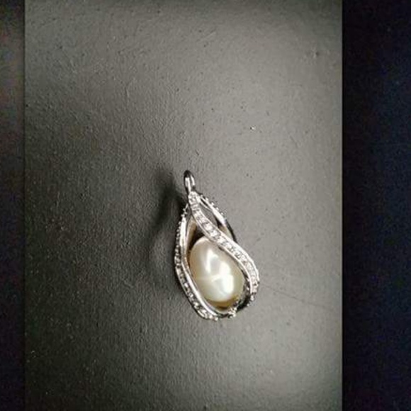 Pendant - Picture 5 of 6